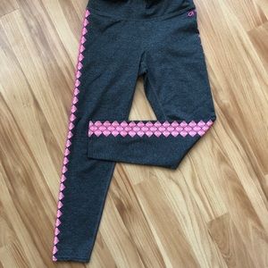 Girls athletic leggings